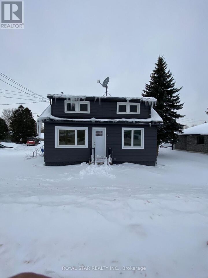 Property Photo:  582 Garafraxa Street South  ON N0G 1R0 