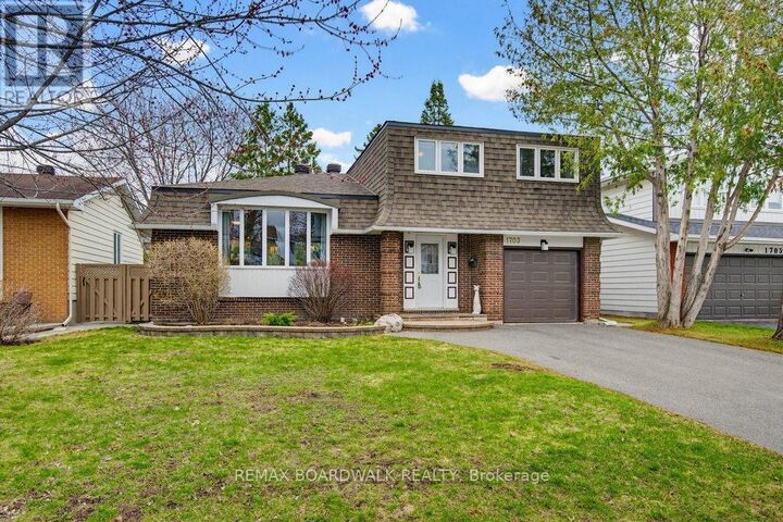 Property Photo:  1703 Fieldstone Crescent  ON K1C 1R6 
