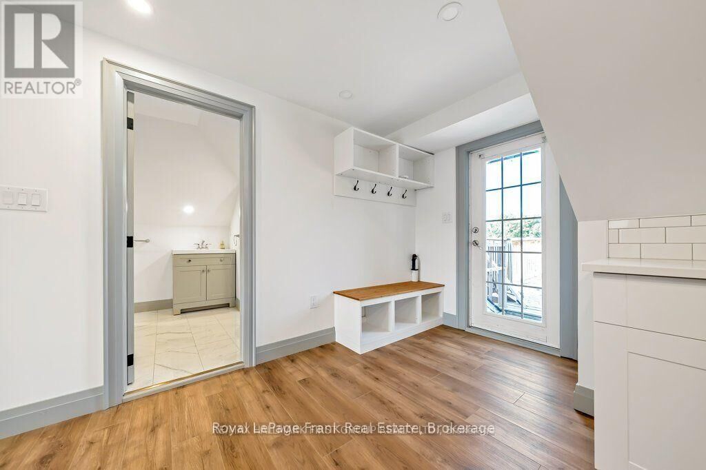 Property Photo:  622 Simcoe Street North 3rd Flr  ON L1G 4V4 