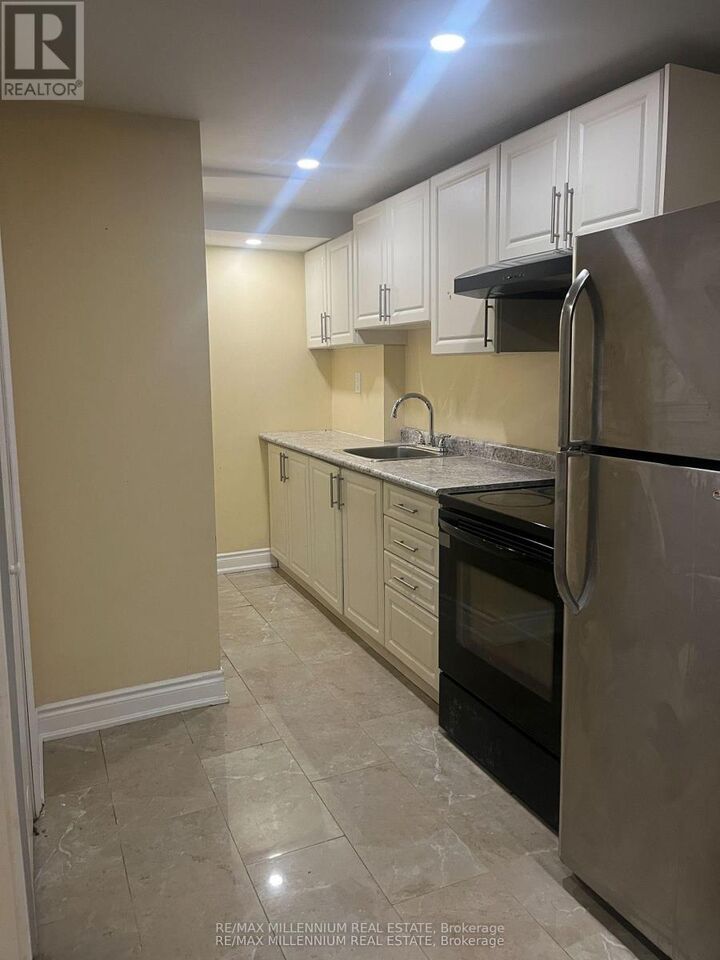 Property Photo:  18 Junewood Crescent Bsmt  ON L6S 3T6 