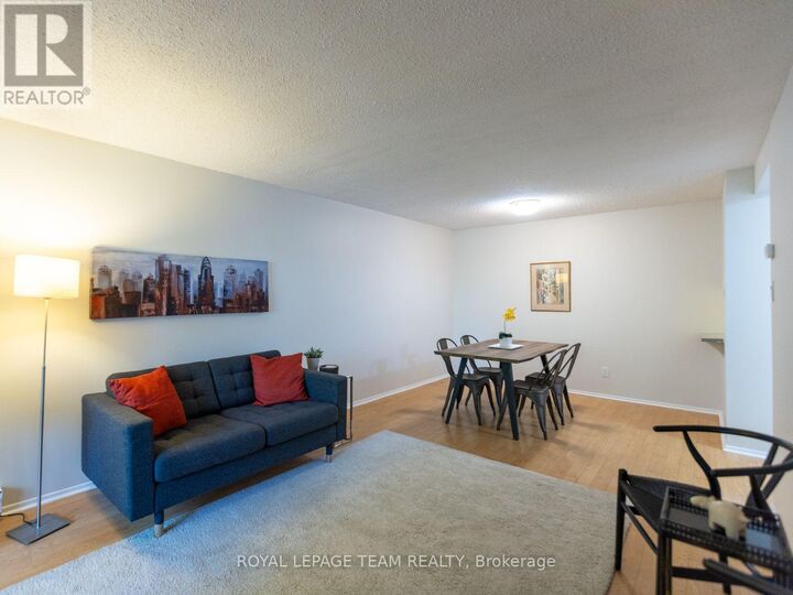 Property Photo:  200 Bay Street 404  ON K1R 7W8 