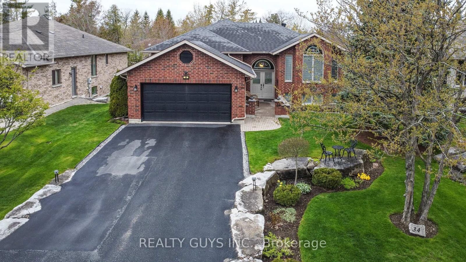 Property Photo:  34 Olde Forest Lane  ON K0M 1A0 