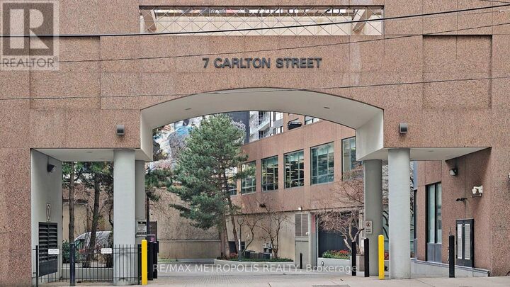 Property Photo: 7 Carlton Street 311 ON M5B 2M3