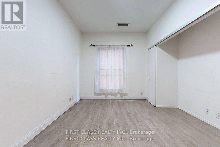 Property Photo:  5 St Joseph Street 412  ON M4Y 1J6 