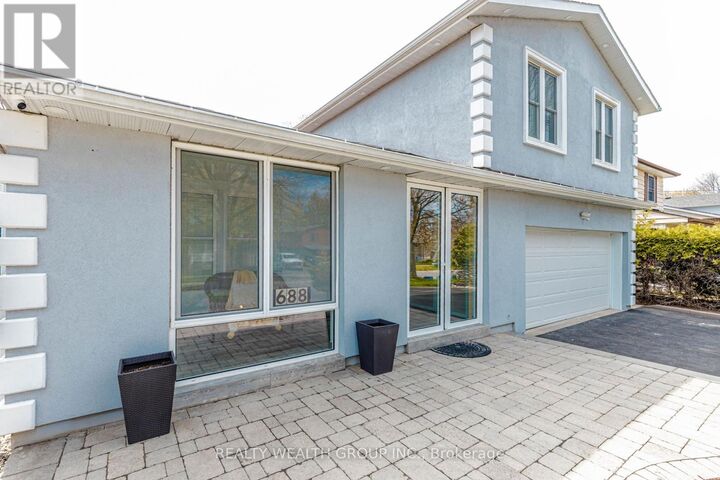 Photo de la propriété:  688 Antigua Crescent  ON L1J 6B4 