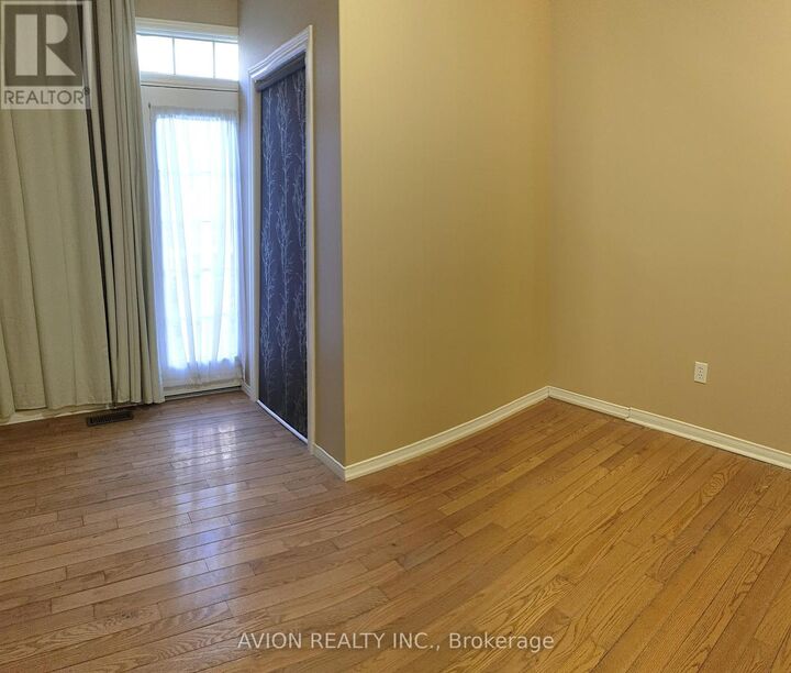 Property Photo:  428 Bur Oak Avenue Main  ON L6C 2S1 