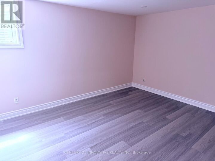 Property Photo:  132 Hillcroft Drive East Basment  ON L3S 1G2 