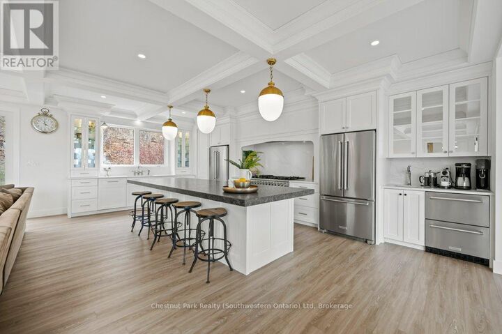 Property Photo: 27 Vardon Drive ON N1G 1W8