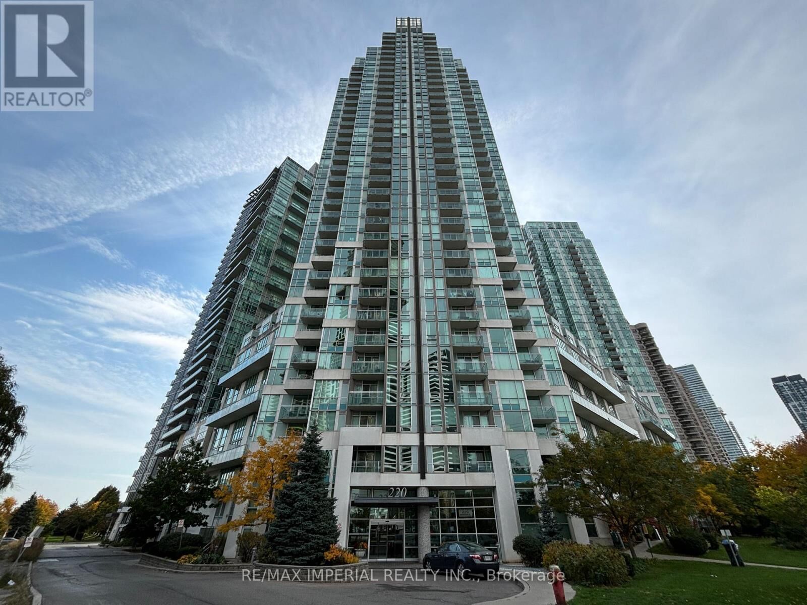 Property Photo: 220 Burnhamthorpe Road West 2110 ON L5B 4N4