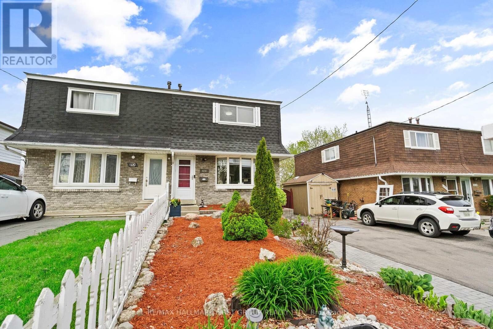 Property Photo:  428 Dean Avenue  ON L1H 3E2 