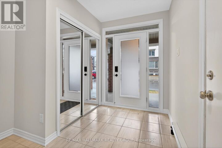 Property Photo:  805 Kiniw Private  ON K1K 4Z4 