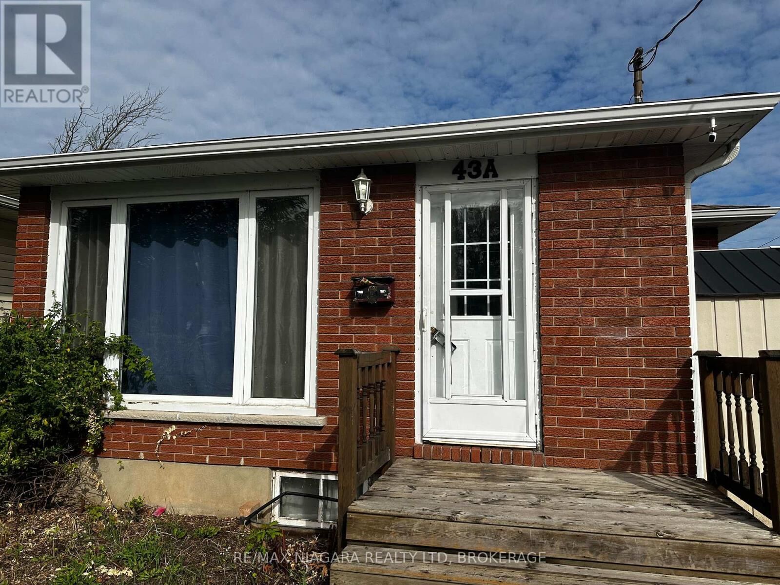 Property Photo:  43 A Beachaven Drive Upper  ON L2M 1A6 