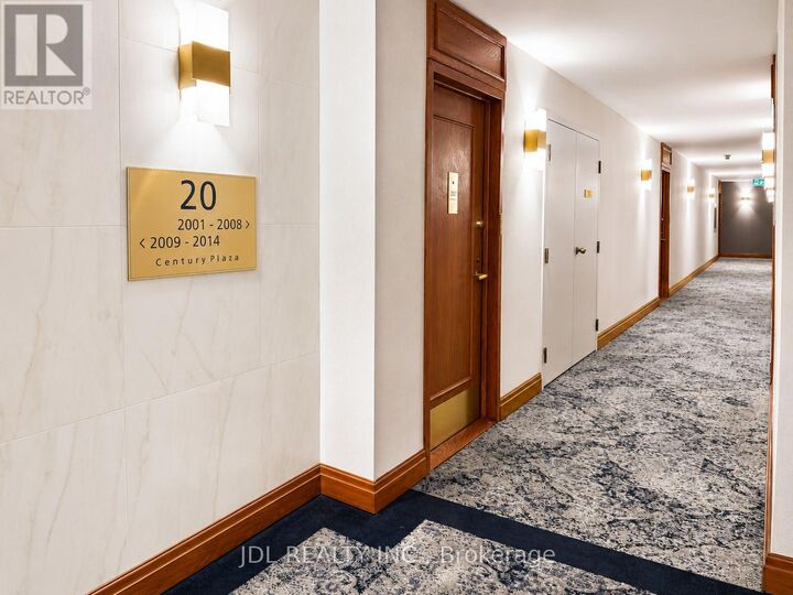 Property Photo:  24 Wellesley Street West 2002  ON M4Y 2X6 