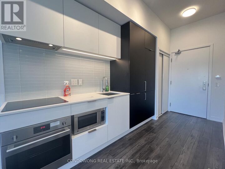 Property Photo:  33 Helendale Avenue 1111  ON M4S 3H7 