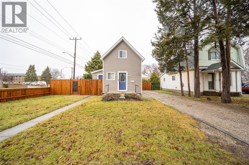 Property Photo:  203 Sheldon Avenue  ON N7L 3N1 