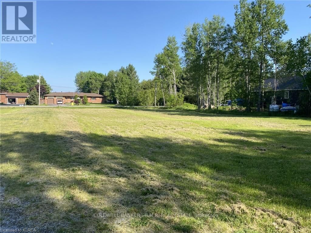 Photo de la propriété:  Lot 10 Pinewood Boulevard  ON K0M 2T0 