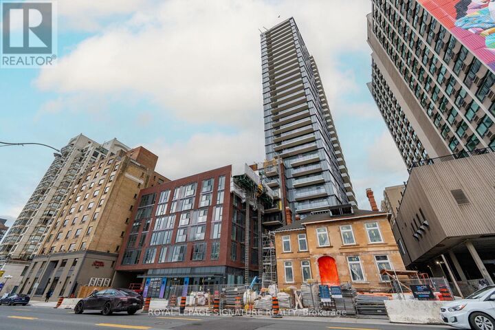 Property Photo:  308 Jarvis Street 1304  ON M5B 0E3 