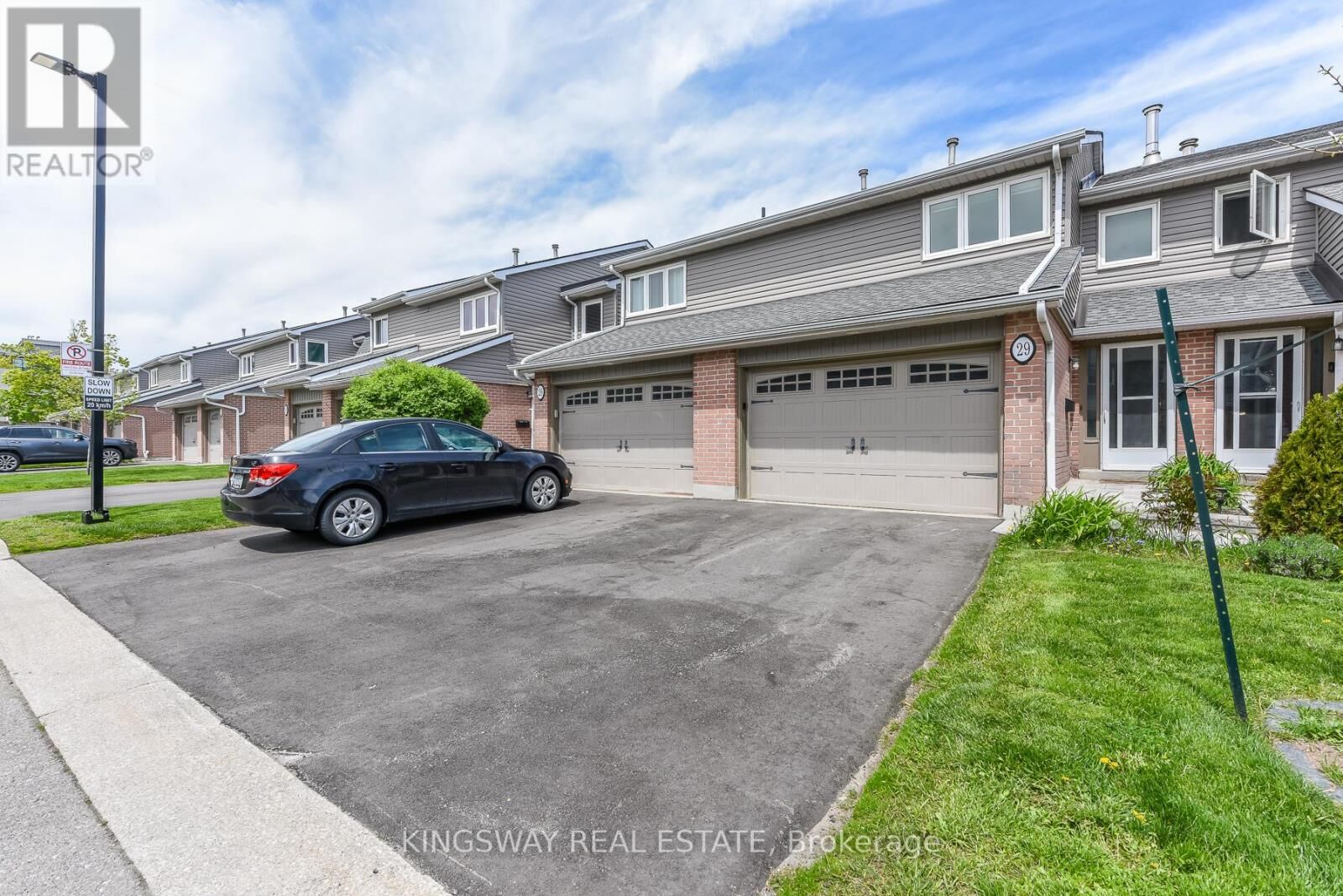Property Photo: 3125 Fifth Line West 29 ON L5L 3S8