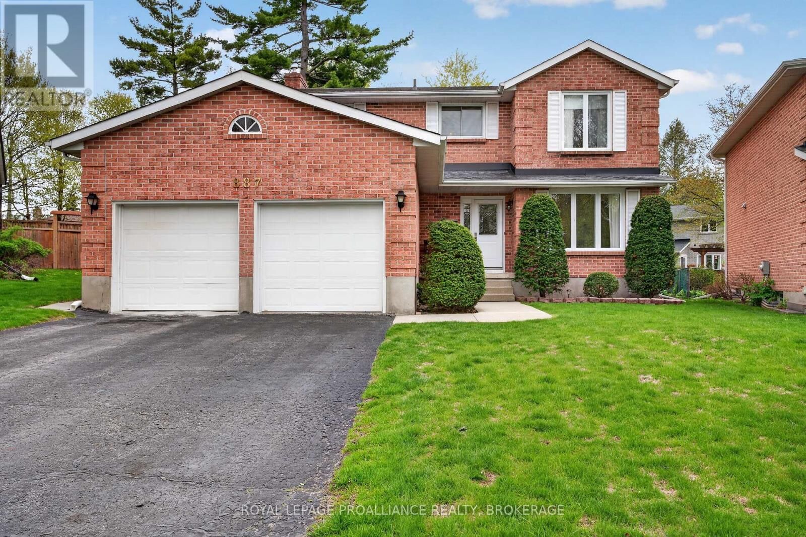 Property Photo: 887 Crestwood Avenue ON K7P 1S7