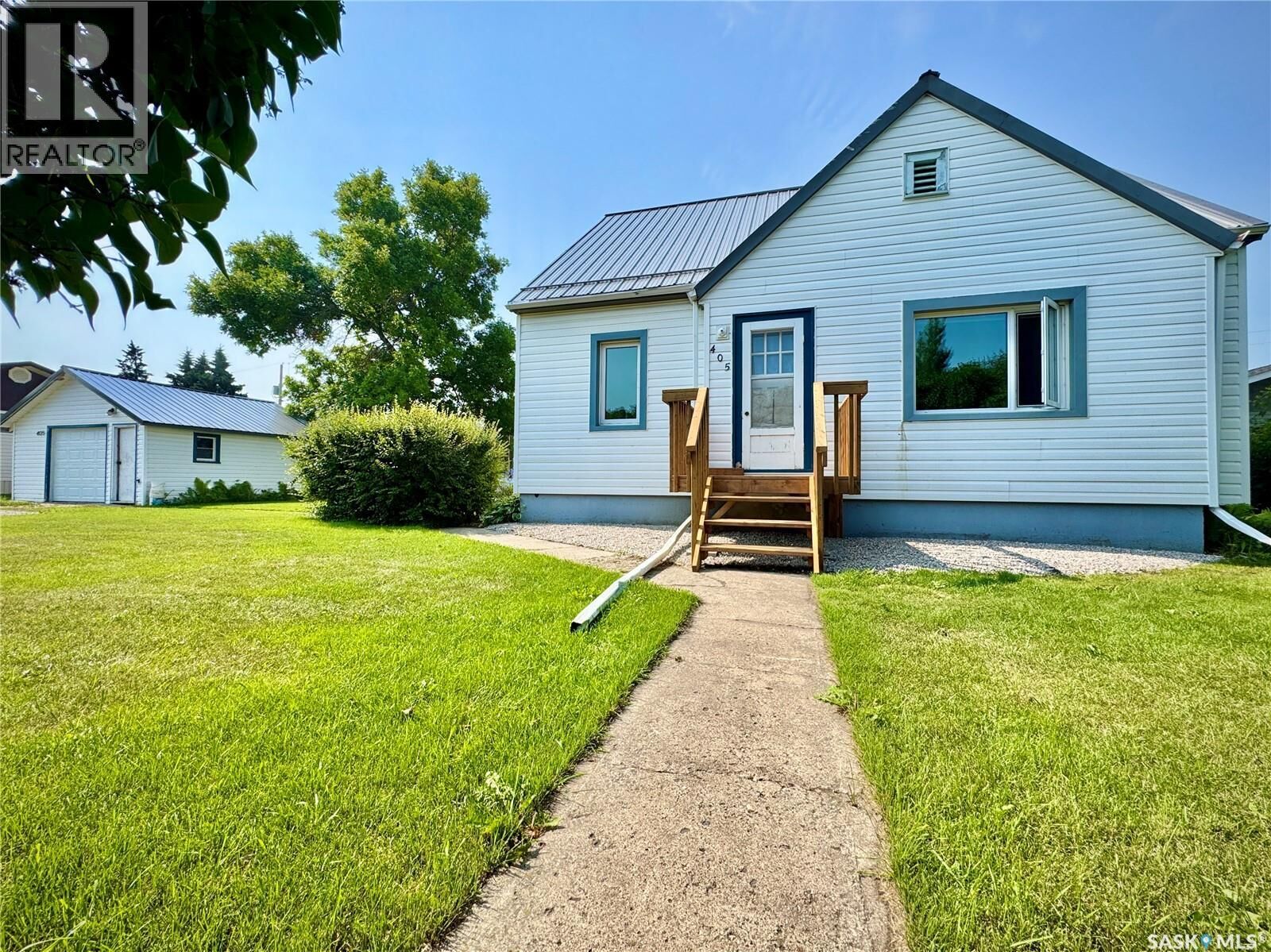 Property Photo: 405 March Avenue E SK S0A 0A0
