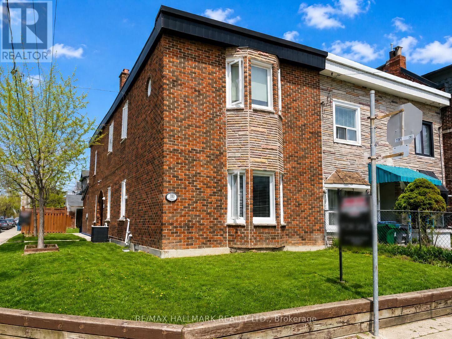 Property Photo:  100 Ascot Avenue  ON M6E 1E9 