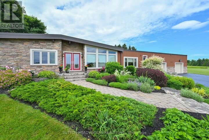 Property Photo:  064349 County Rd 3  ON L9W 7J5 