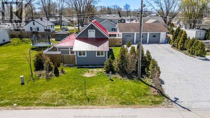 Property Photo:  1057 Oak Avenue  ON N9Y 3T6 