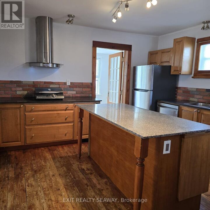 Property Photo:  140 Belmont Street  ON K6H 4Z3 