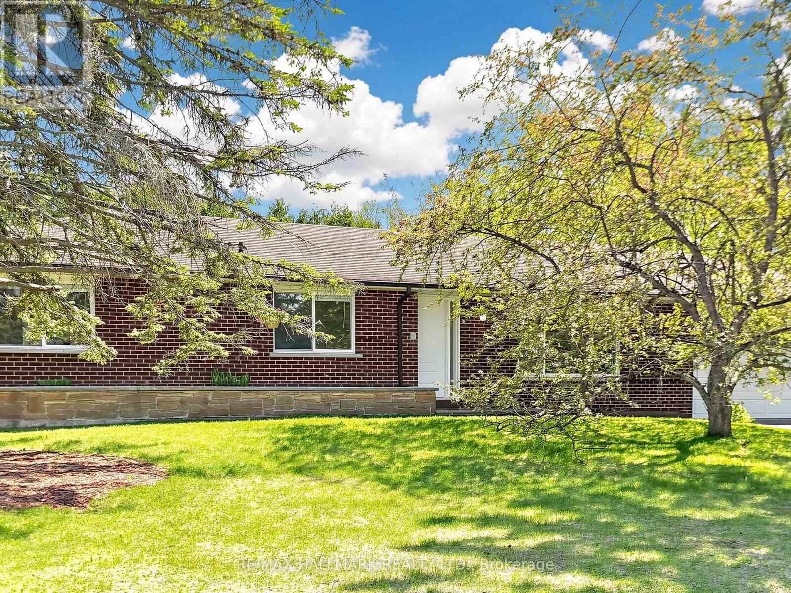 Property Photo:  20 Jasmine Crescent  ON L4A 3H4 