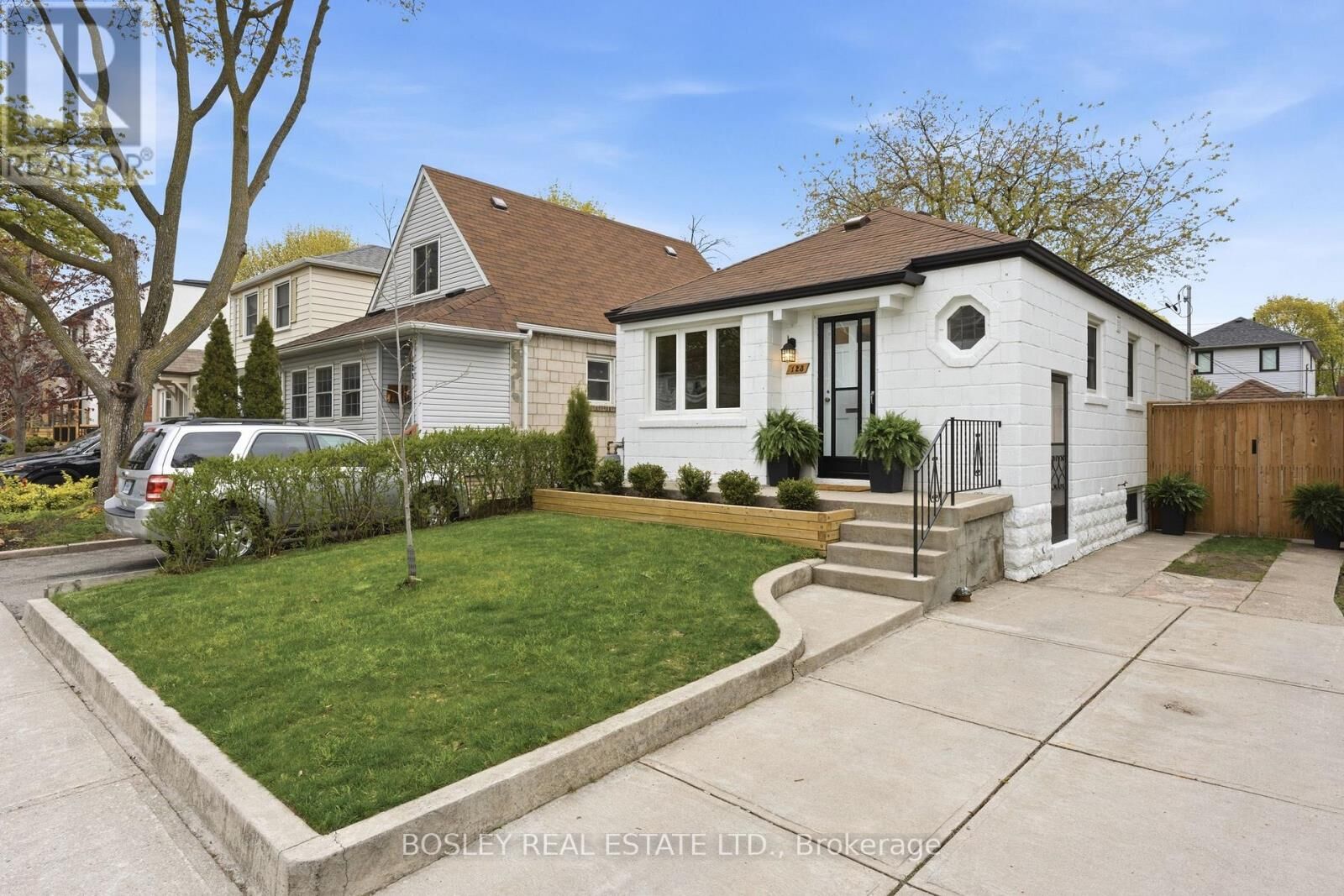 Property Photo:  123 Dunington Drive  ON M1N 3E5 