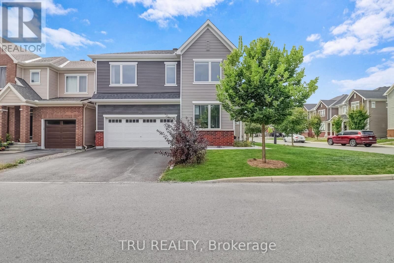 Property Photo:  20 Coppermine Street  ON K2J 6P6 