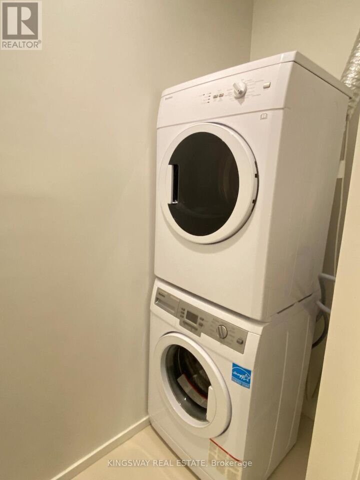 Property Photo:  1 Bloor Street East 1004  ON M4W 0A8 