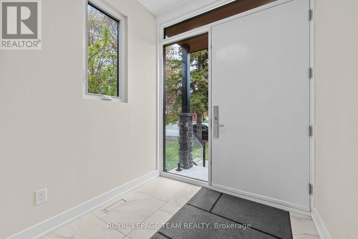 Property Photo:  498 Wentworth Avenue  ON K2B 5K1 