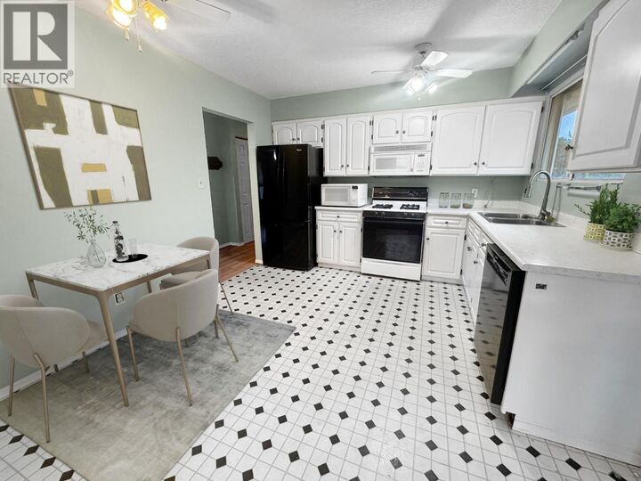 Photo de la propriété:  2402 Clapperton Avenue  BC V1K 1A2 