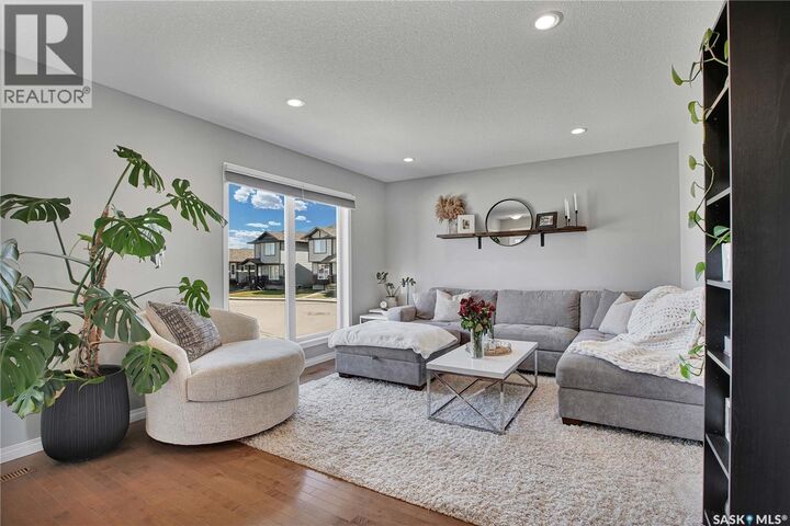 Property Photo: 952 Glenview Cove SK S0K 0A2