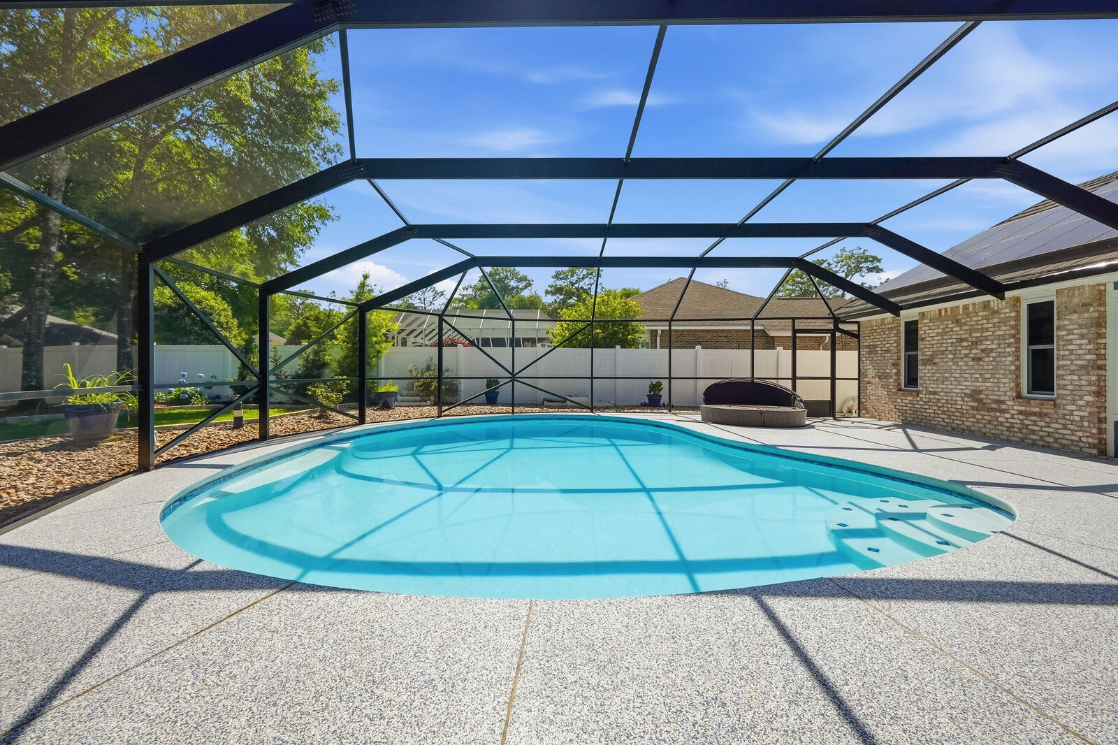 Property Photo: 102 Kinsey Court FL 32580