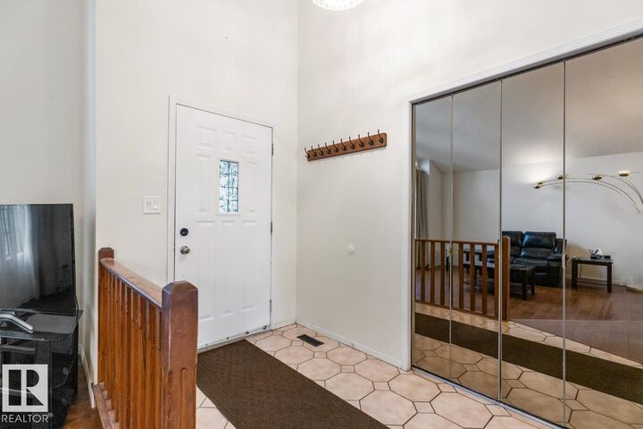 Property Photo:  4340 33 Street NW  AB T6T 1B7 