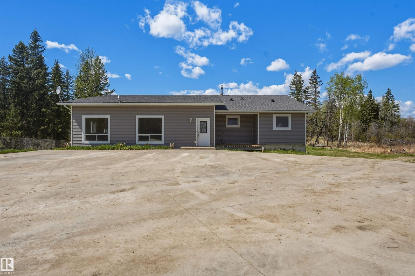 Property Photo:  53434 Rge Road 40 A  AB T0E 2K0 