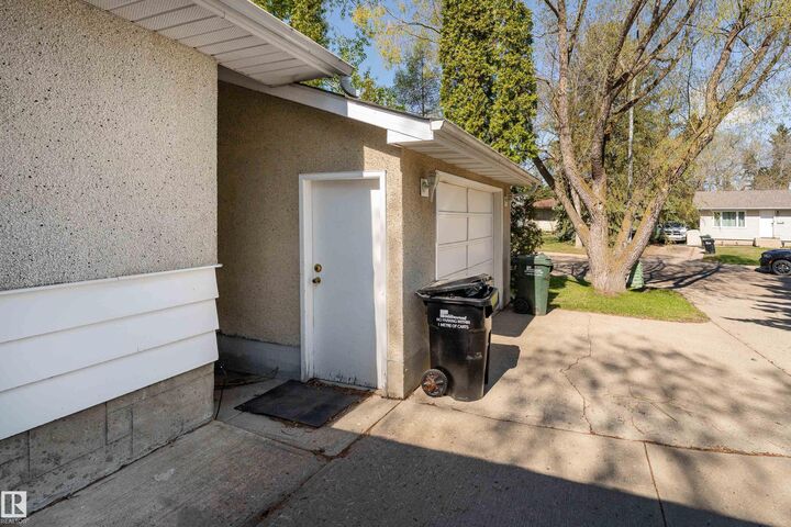 Property Photo: 23 Bluebird Crescent AB T8A 0E6