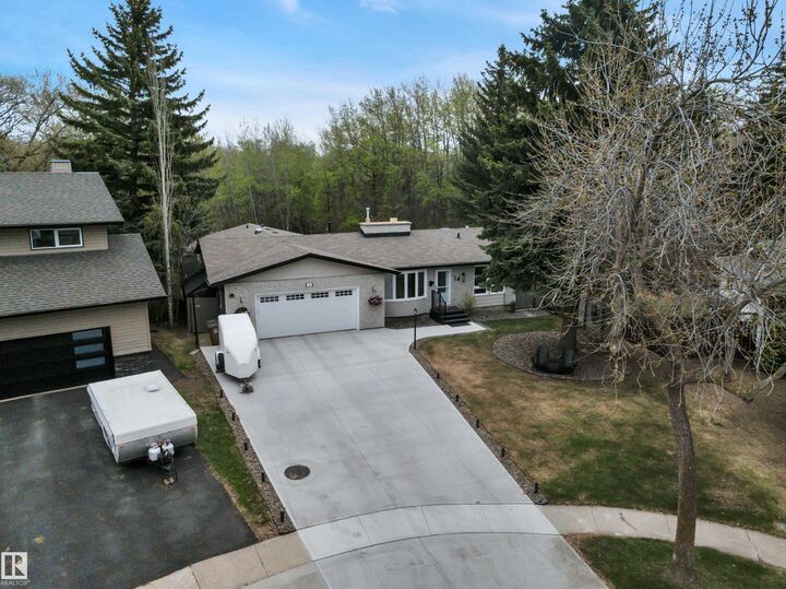 Property Photo:  14 Ash Place  AB T8N 3J5 