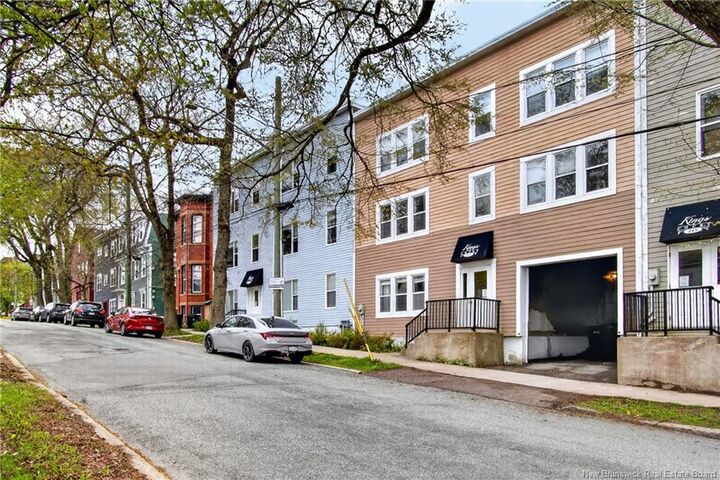 Property Photo:  211 King St East 1  NB E2L 1H2 