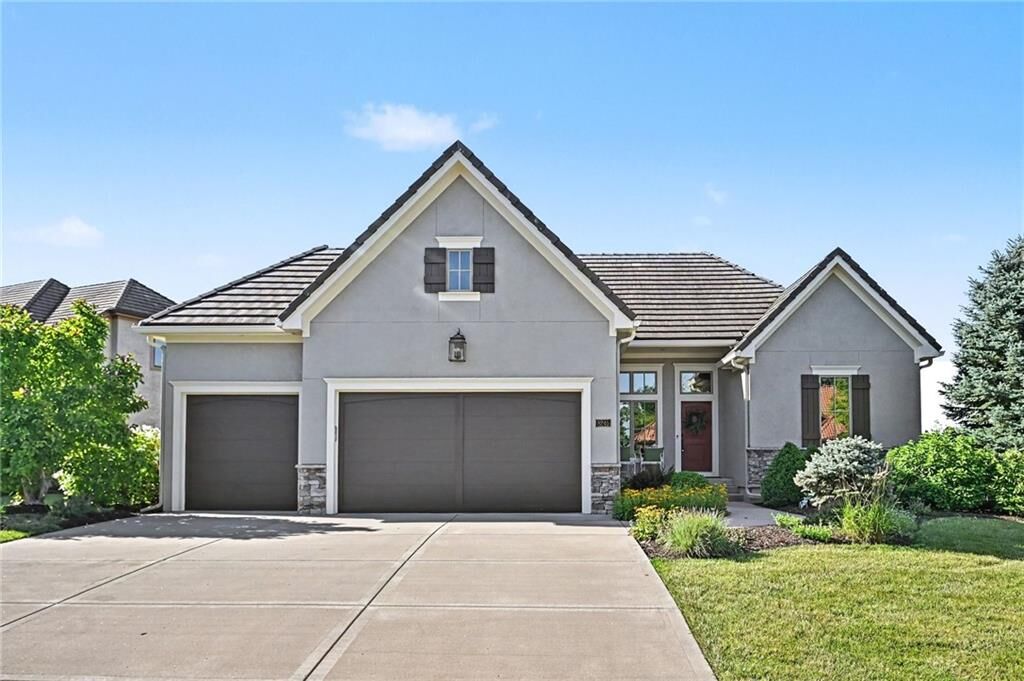 Property Photo:  8245 Westlake Drive  MO 64152 