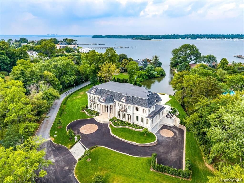 Property Photo:  566 E Shore Road  NY 11024 