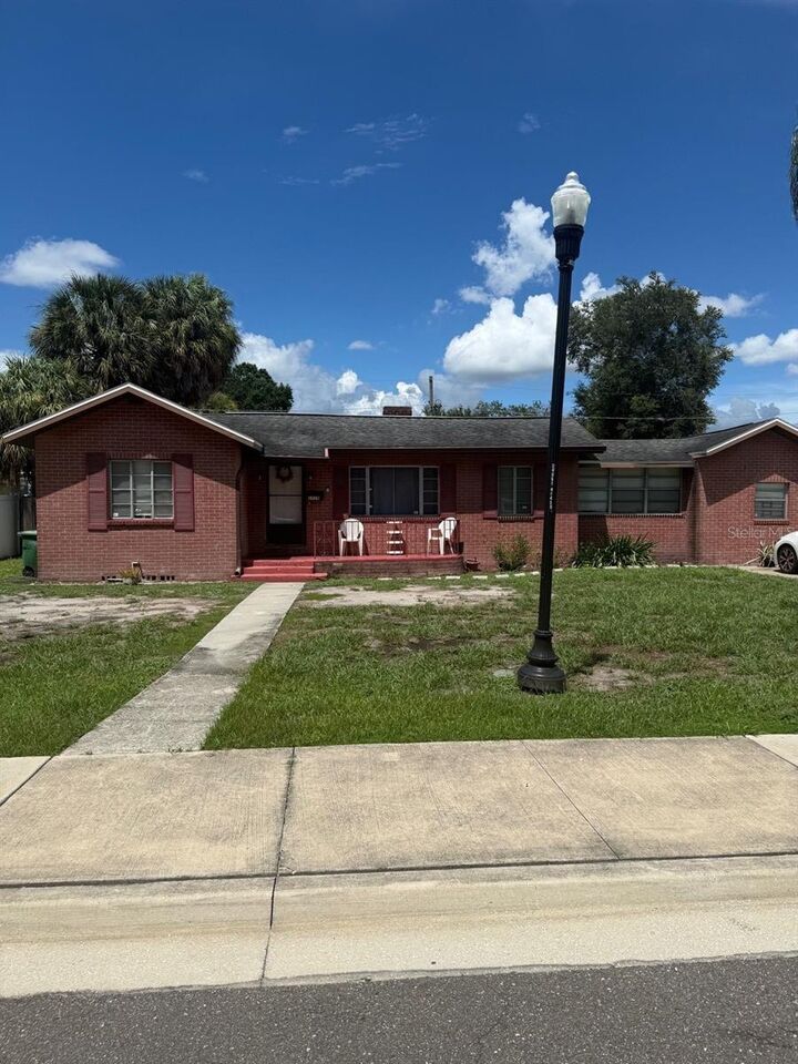 Property Photo: 1715 W Carmen Street FL 33606