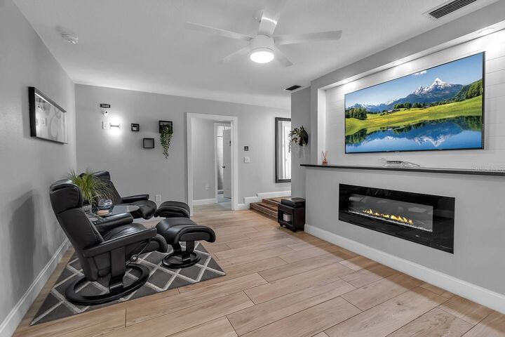 Property Photo: 5723 26th Street W FL 34207