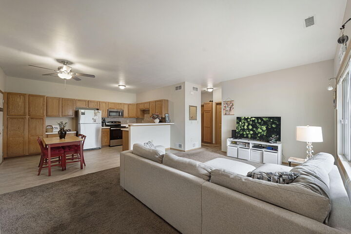 Property Photo:  6884 S Rolling Meadows Ct  WI 53154 