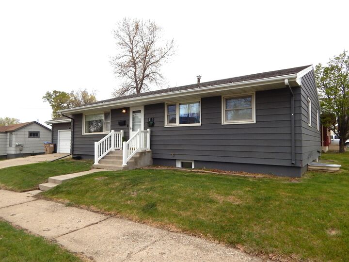 Property Photo:  811 12th St NW  ND 58703 