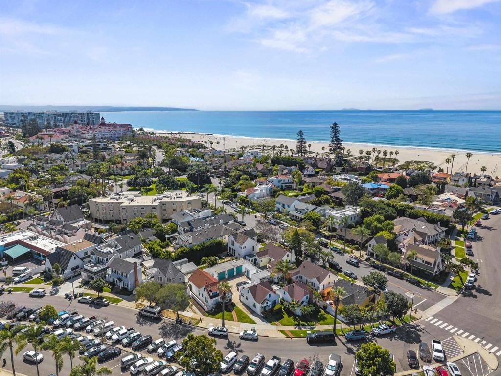 Property Photo: 1033 39 Isabella CA 92118