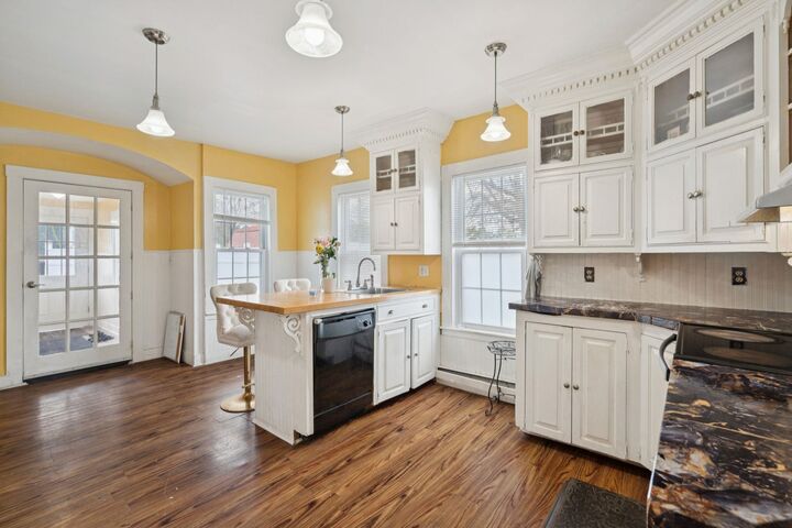 Property Photo:  179 Pleasant Street  NH 03743 