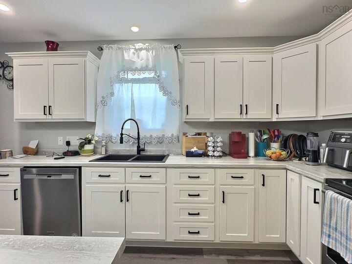 Property Photo:  24 Eagleview Drive  NS B6L 3J2 